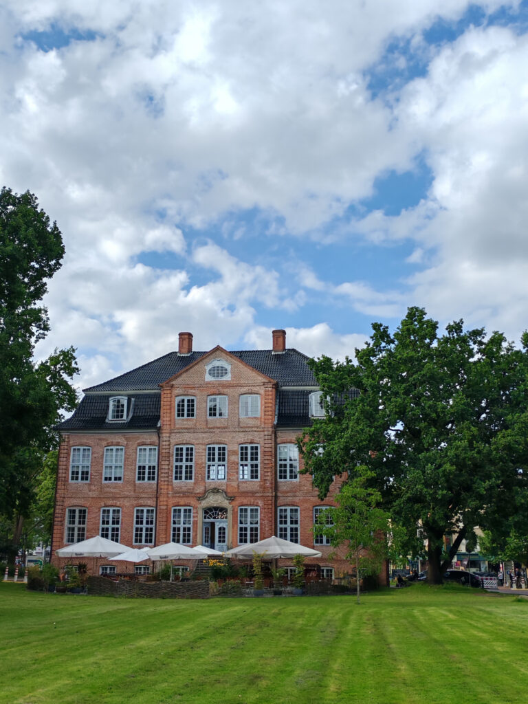 Baufinanzierung Pinneberg
Das Bild zeigt die Drostei Pinneberg